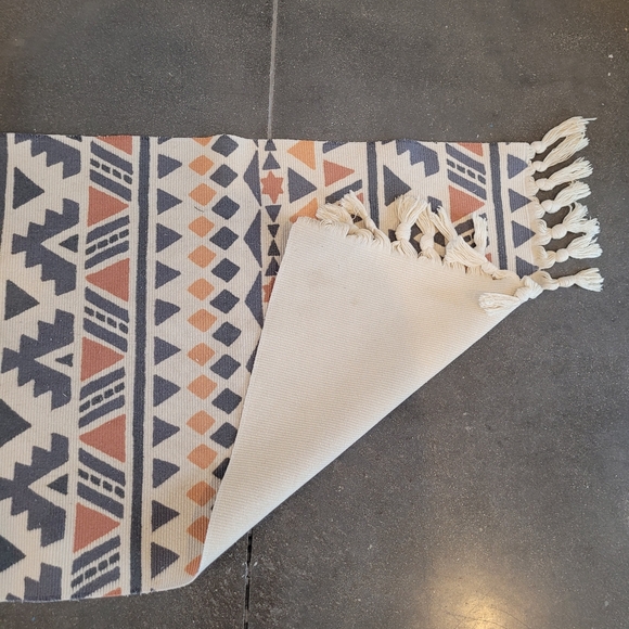 Geometric Patterned Rug with Tassels Boho Bath Mat Rug - Picture 4 of 7